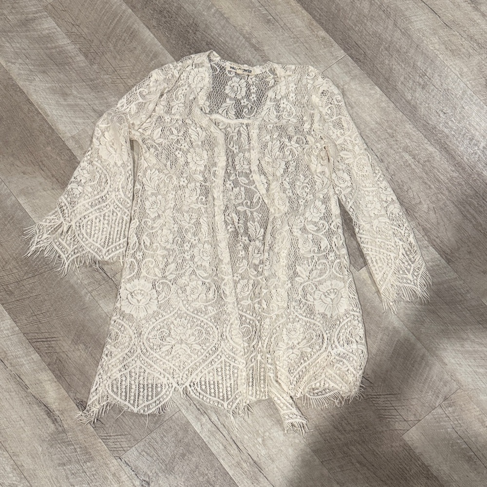 Elegant Lace Kimono Cardigan